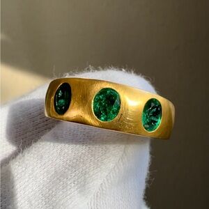 GIA Certified Vintage 18k Natural Emerald Gypsy Ring